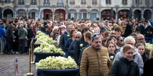 Dominique Bernard : poèmes, Macron... Un an après l'horreur, l'hommage au "professeur de la République"