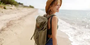 Voyager seul, c’est tendance : découvrez les destinations préférées des Français solos ce printemps