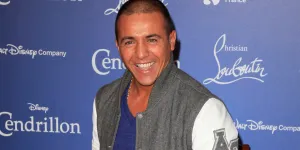 “J’étais épuisé, cramé” : Le chanteur Faudel revient sur sa descente aux enfers et son douloureux burn-out 