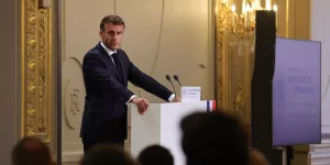 La France est "candidate" pour rejoindre le traité amazonien, annonce Emmanuel Macron