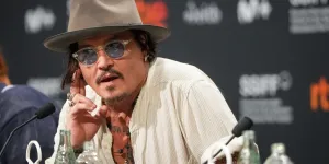 Johnny Depp : à 61 ans, après ses dents, l’acteur a prévu "des retouches pour une transformation totale"