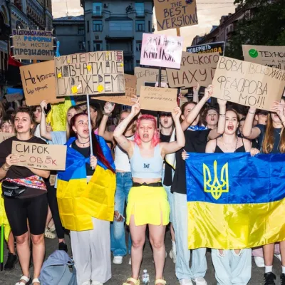 En Ukraine, un ministre chute, un général saute et les missiles tombent