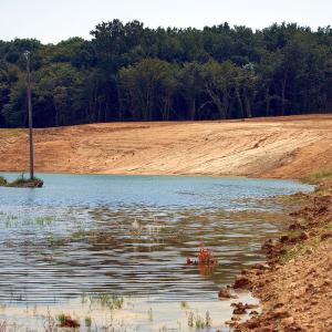 Face à la sécheresse en France, la guerre de l'eau a commencé