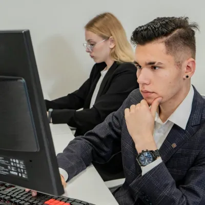 Les étudiants laissent-ils vraiment l’IA écrire à leur place ? Une étude observe ce qui se passe pendant la rédaction
