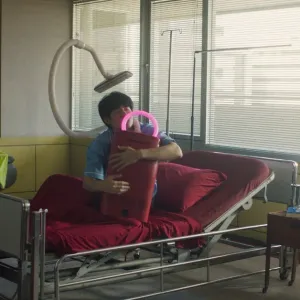« Fantôme Utile », un film à fleur de robot (aspirateur)
