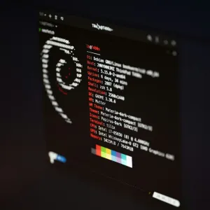 CISA alerte sur des failles critiques dans Linux et Android : correctifs urgents à installer