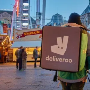 Il a gagné 100 000 euros et sera bientôt l'unique livreur salarié de Deliveroo
