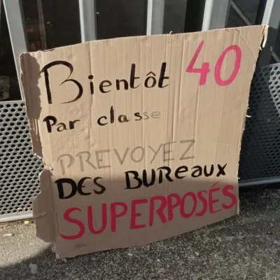Suppressions de moyens : lycéens et enseignants se mobilisent à Marseille