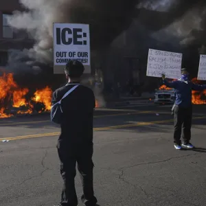 Au moins 56 personnes arrêtées en deux jours à Los Angeles, où Donald Trump a déployé la garde nationale après des heurts entre la police de l'immigration et des manifestants