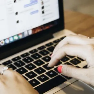 Une intelligence pas si artificielle : qui sont les petites mains derrière l'IA ?