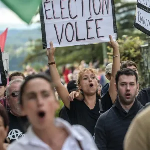 Macron, bas du front républicain