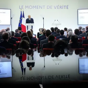 Bayrou, la dette la première