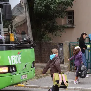 Du car scolaire aux rues piétonnes, repenser le chemin de l’école