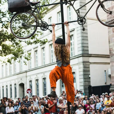 « La culture se meurt » : des artistes strasbourgeois(es) luttent face aux coupes budgétaires