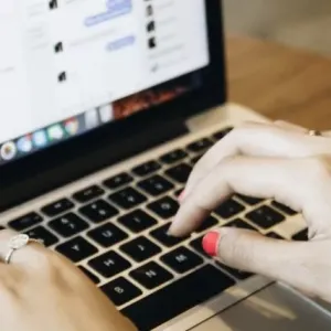 Une intelligence pas si artificielle : qui sont les petites mains derrière l'IA ?