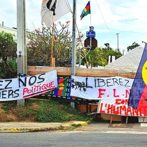 Nouvelle-Calédonie : jour de deuil pour les uns, fête patriotique pour les autres, un 24 septembre sous très haute surveillance dans l'archipel