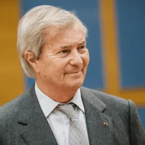 Le saigneur Bolloré a des comptes à rendre à l’Assemblée