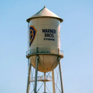 Le rachat de Warner par Netflix provoque des remous, Paramount contre-attaque