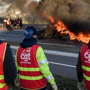 Réforme des retraites : bloquer les chaînes d’approvisionnement est-il plus efficace que manifester ?