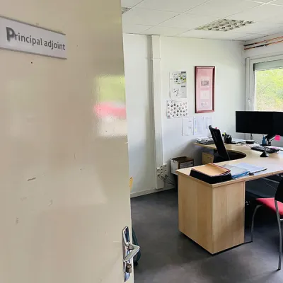 Personnel de direction « faisant fonction » : prendre la place, trouver sa place