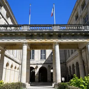 L’intelligence artificielle en test au tribunal de La Rochelle avant un déploiement national