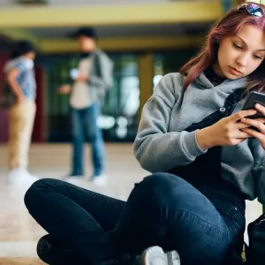 Faut-il interdire les réseaux sociaux aux jeunes ?