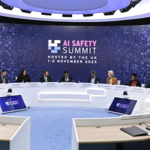 Qui gouvernera l’IA ? La course des nations pour réguler l’intelligence artificielle