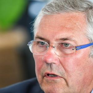 Rémy Pointereau : le sénateur bassine et l’associé pompe