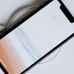 Faut-il décharger complètement la batterie de son smartphone pour la préserver ?