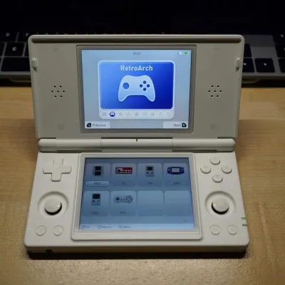 Anbernic RG DS : un système Linux officiel pour sauver la console portable double écran