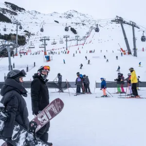 Aux Menuires, le ski continue de faire recette : « La station n’a jamais été aussi chère, et n’a jamais été aussi pleine »