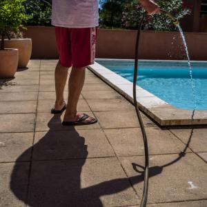 Grâce à l’intelligence artificielle, le fisc traque les piscines non déclarées et récolte 10 millions d’euros