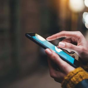 Your smartphone could recognise you just by the way you hold it