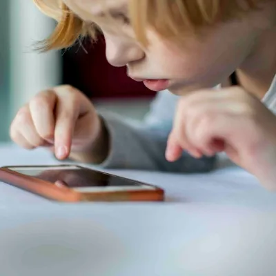 « Il y a un vrai risque que l’enfant accorde plus de confiance à ce que dit le chatbot qu’à ses propres parents »