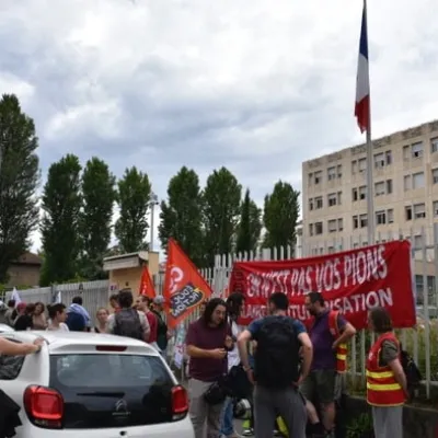 Les AED mobilisés pour leur salaire et leurs conditions de travail