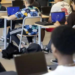 Les écrans à l’école ou le règne des injonctions contradictoires