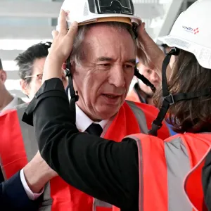 Référendum : Bayrou surfe sur le vague