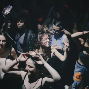 On est dans de beaux draps-house