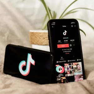 noyb accuse TikTok de récupérer des données venant de Grindr à propos de ses utilisateurs