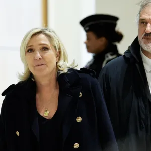 France: prison ferme aménageable et inéligibilité requises contre Marine Le Pen