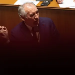 Le gouvernement de François Bayrou sent le sapin