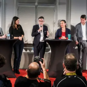 Loi immigration : un meeting de gauche, parenthèse en chantier