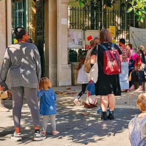 Canicule : 200 écoles fermées et la quasi-totalité de la France en vigilance orange, «du jamais vu»