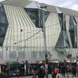 Vacance commerciale : le Printemps, comme un arbre qui cache la forêt
