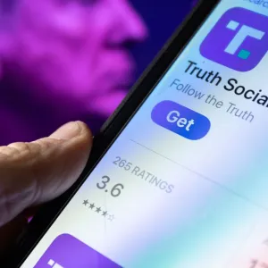 Truth Social : le réseau social de Donald Trump s'effondre en bourse