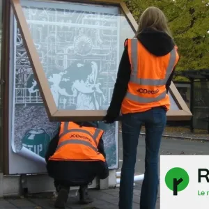 Dans 1 400 petites villes, l'État fait un « cadeau au lobby publicitaire »