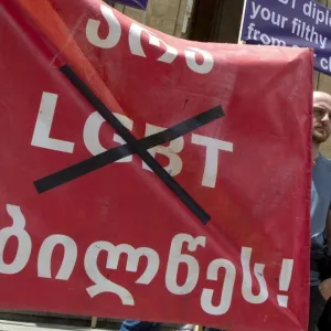 Géorgie: la loi anti-LGBT+ sur les «valeurs familiales» adoptée par le Parlement