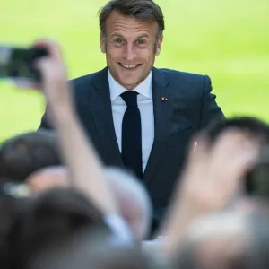 Emmanuel, laissez Lucie faire !