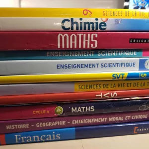 Manuels scolaires : un débat pédagogique et démocratique