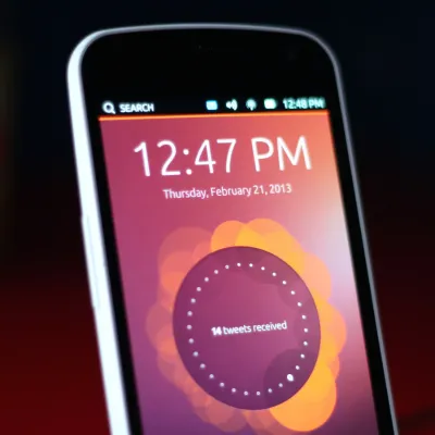Ubuntu Phone engineer reunion over a decade-old bug closure